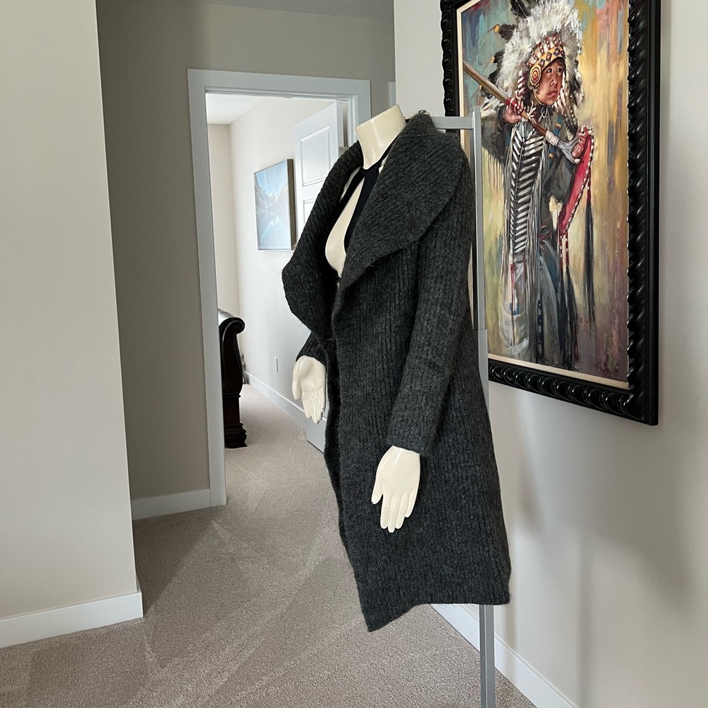 Aritzia Gray Wool Blend Cardigan – Size XXS – Mohair & Wool Mix (Preloved) - Picture 3 of 8